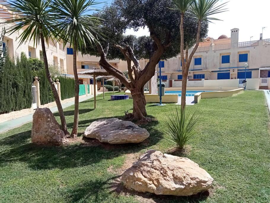 Apartamento En Los Nietos Con Piscina Comunitaria. Eksteriør billede