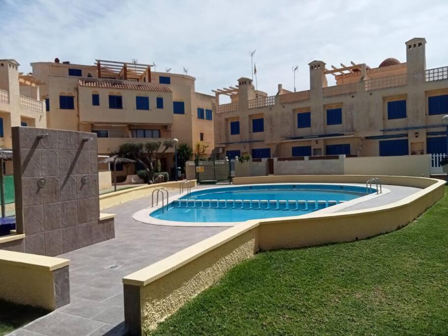 Apartamento En Los Nietos Con Piscina Comunitaria. Eksteriør billede